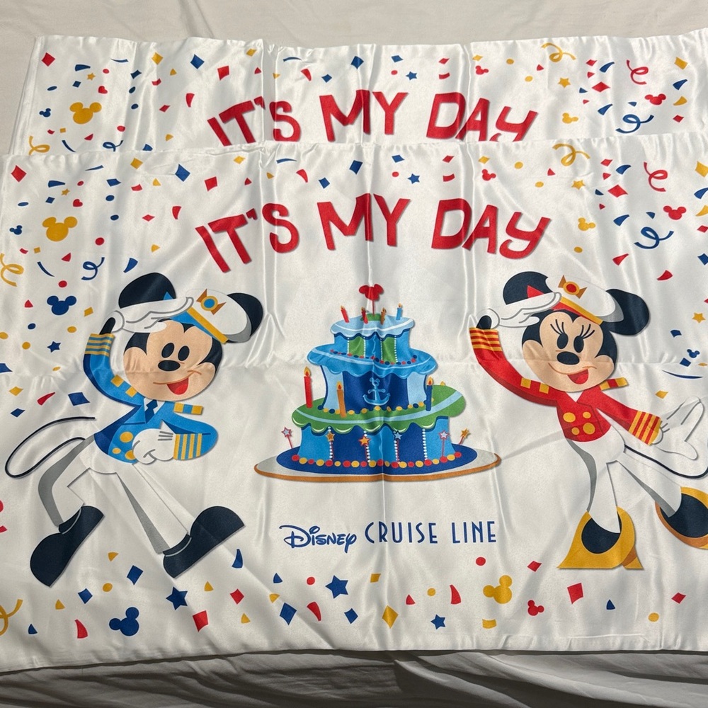 Disney Cruise Line Festive pillow case king size  with Mickey and Minnie